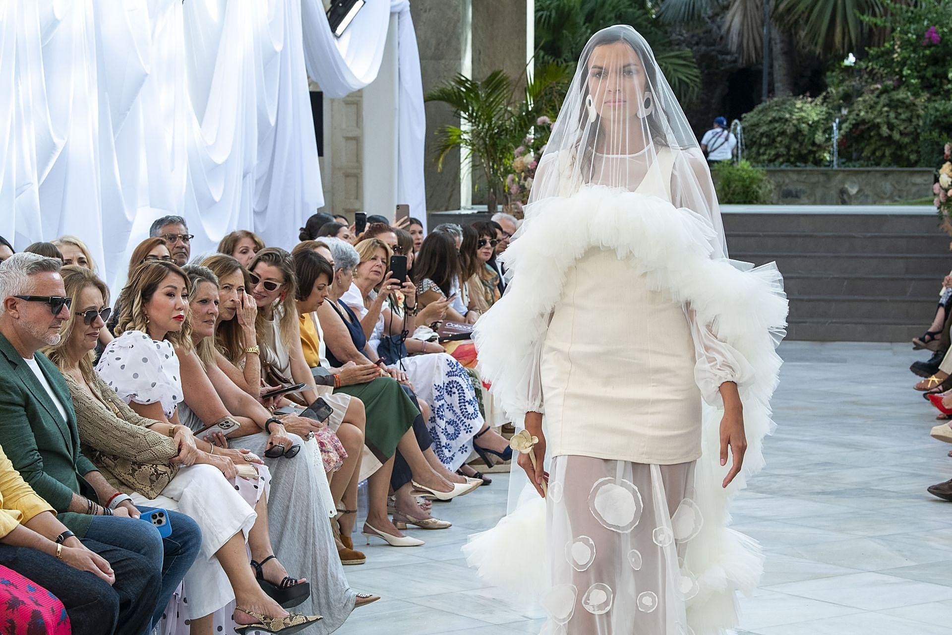 Colección Bridal abre su pasarela en Santa Catalina con talento local y artesanía ucraniana