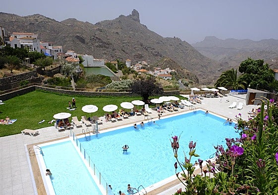 Vista de la piscina municipal de Tejeda este viernes al mediodía.