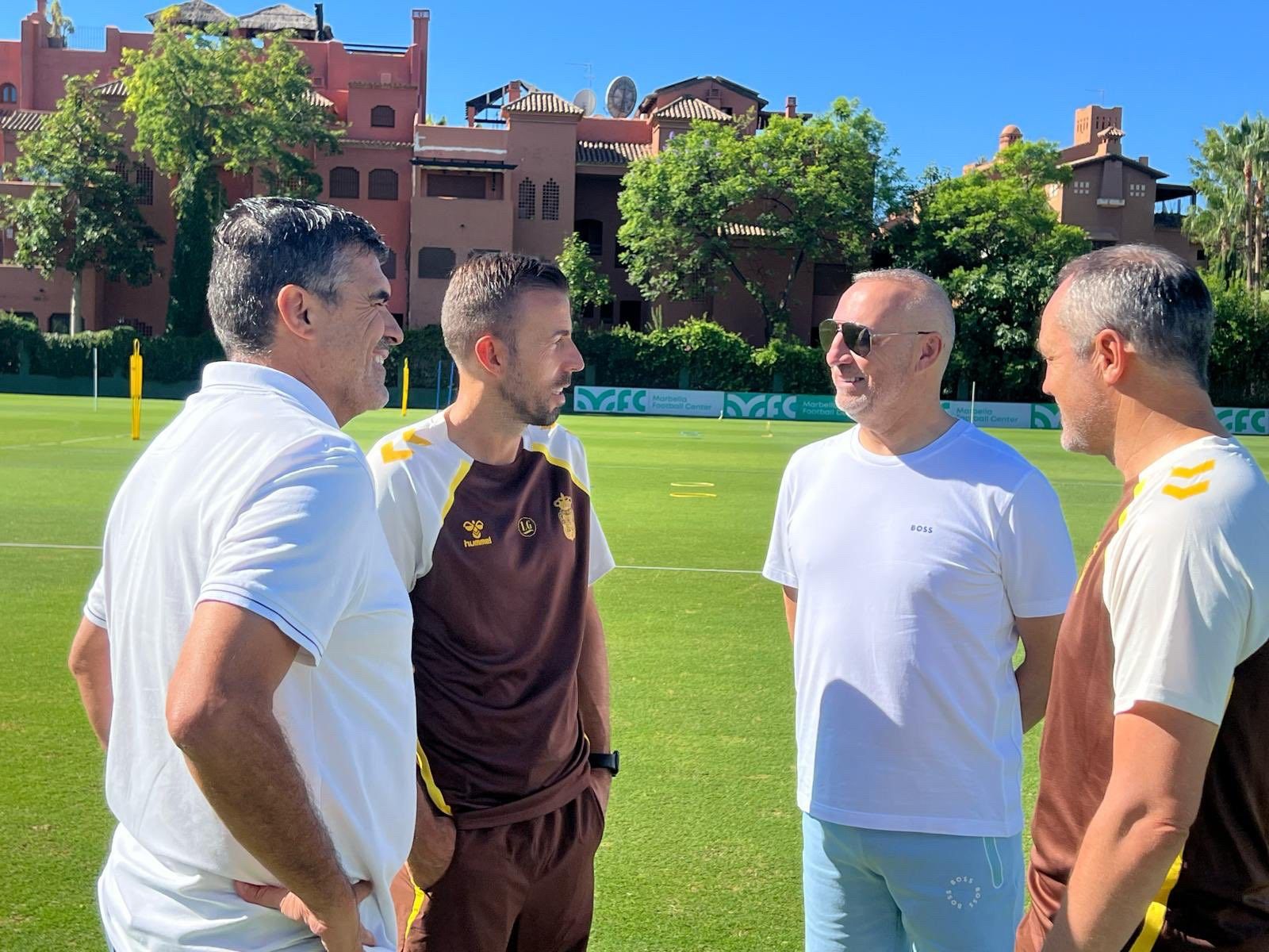 Juanito Rodríguez, Luis García, Miguel Ángel Ramírez y Luis Helguera, en Marbella.