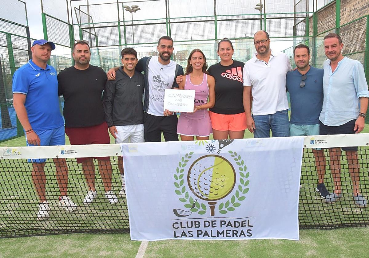 Foto de las parejas ganadoras con las autoridades.