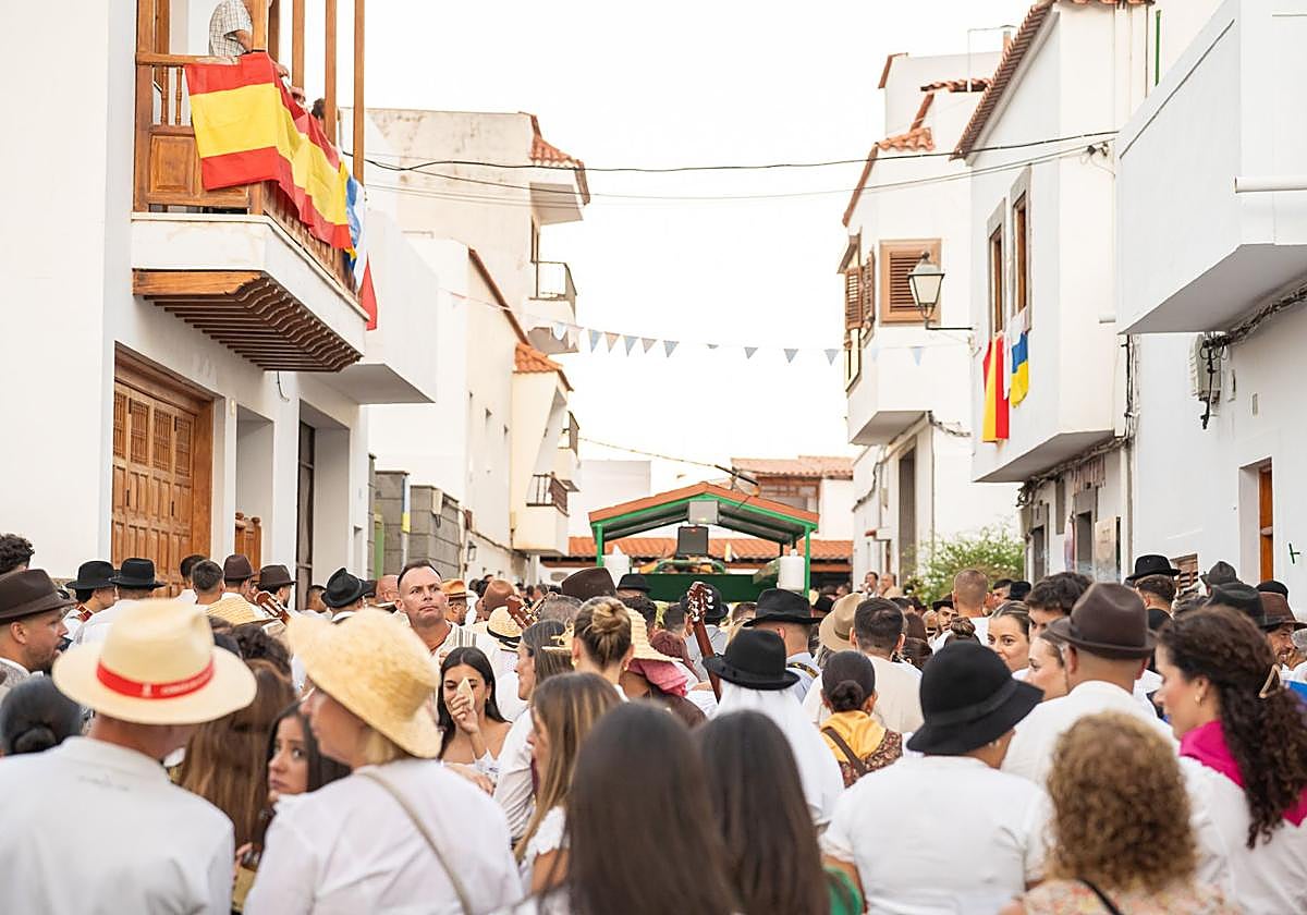 Romería ofrenda en honor a Santiago Apóstol en Tunte.