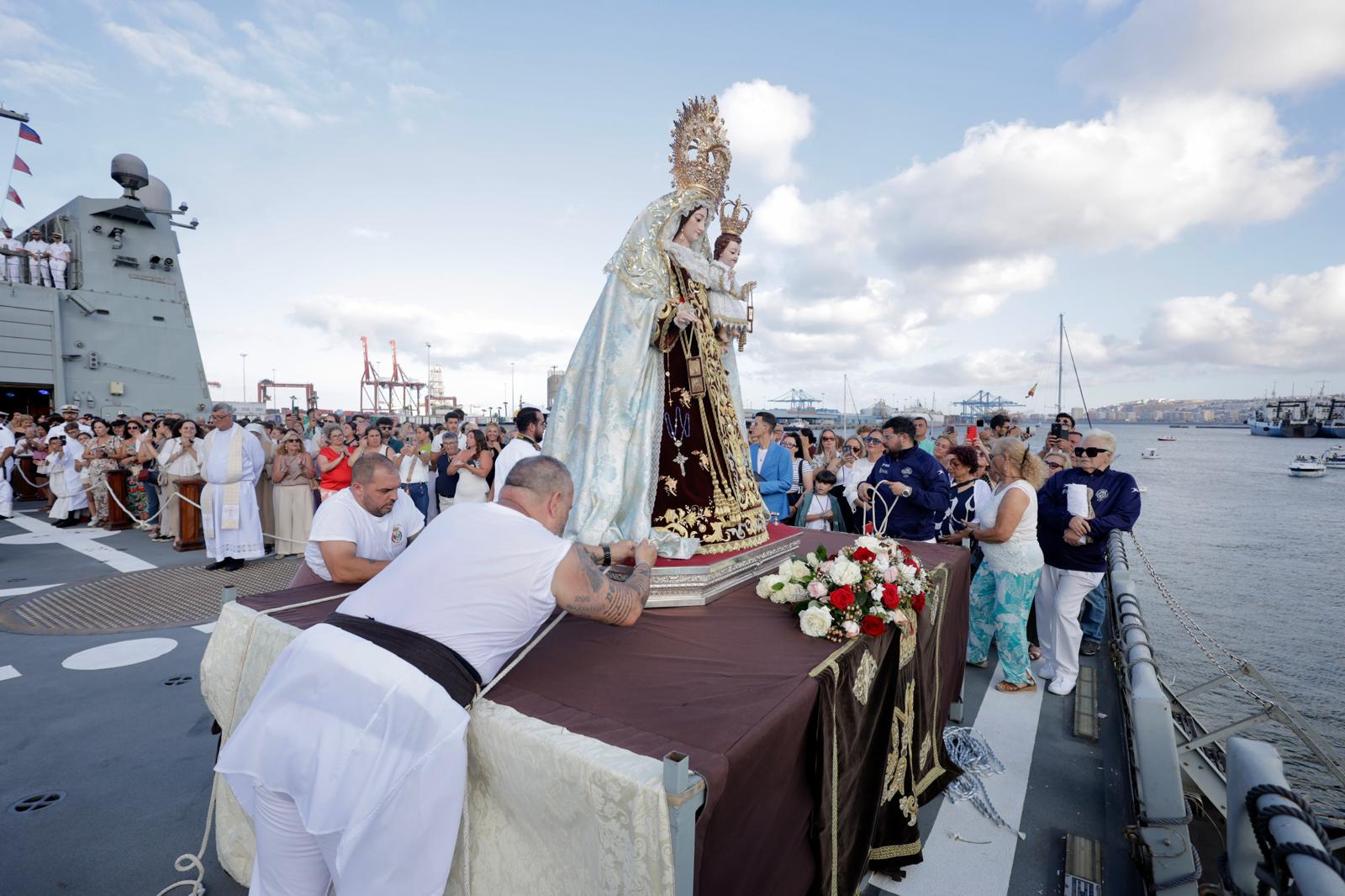 La Isleta se vuelca con la procesión marítima de la Virgen del Carmen