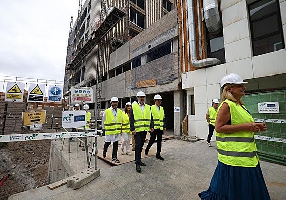Visita a la torre pediátrica del Materno Infantil.