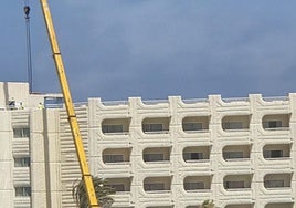 Riu inicia la demolición de las suites ilegales del hotel Tres Islas, en Corralejo