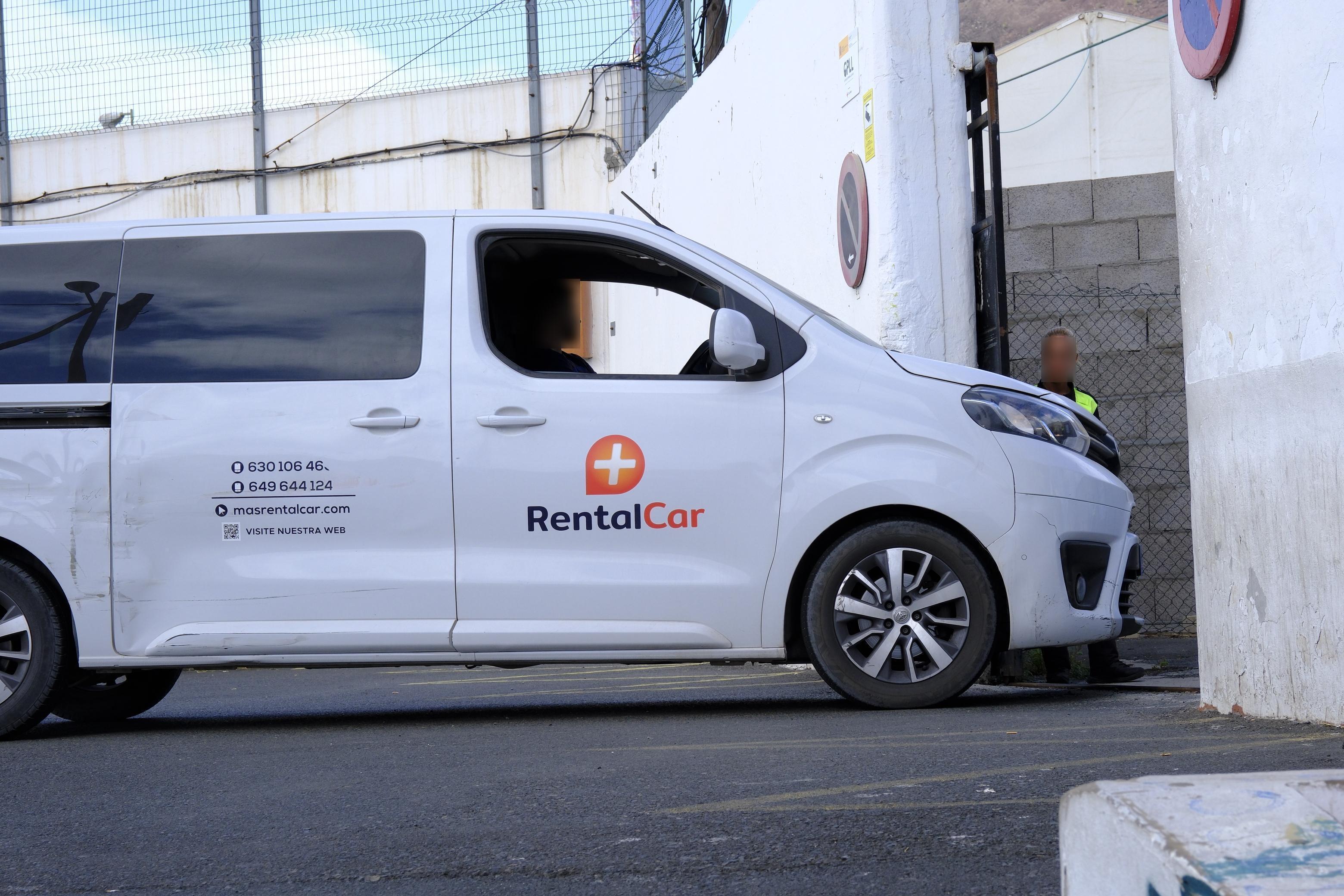 Así fue el traslado de los primeros menores asilados a Canarias 50