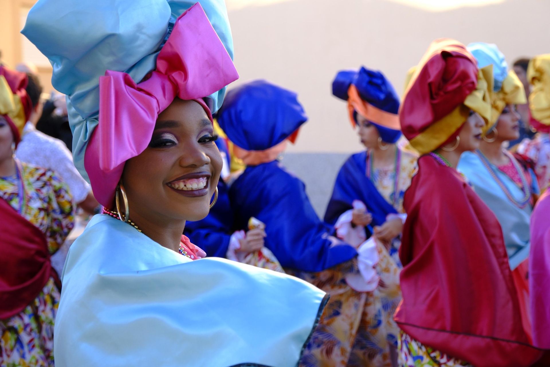 Color, música y cultura en el pasacalles de folclore de Ingenio