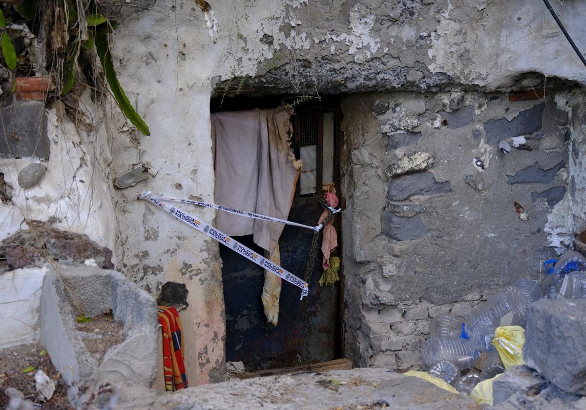 El habitáculo en cuyo interior apareció el cadáver.