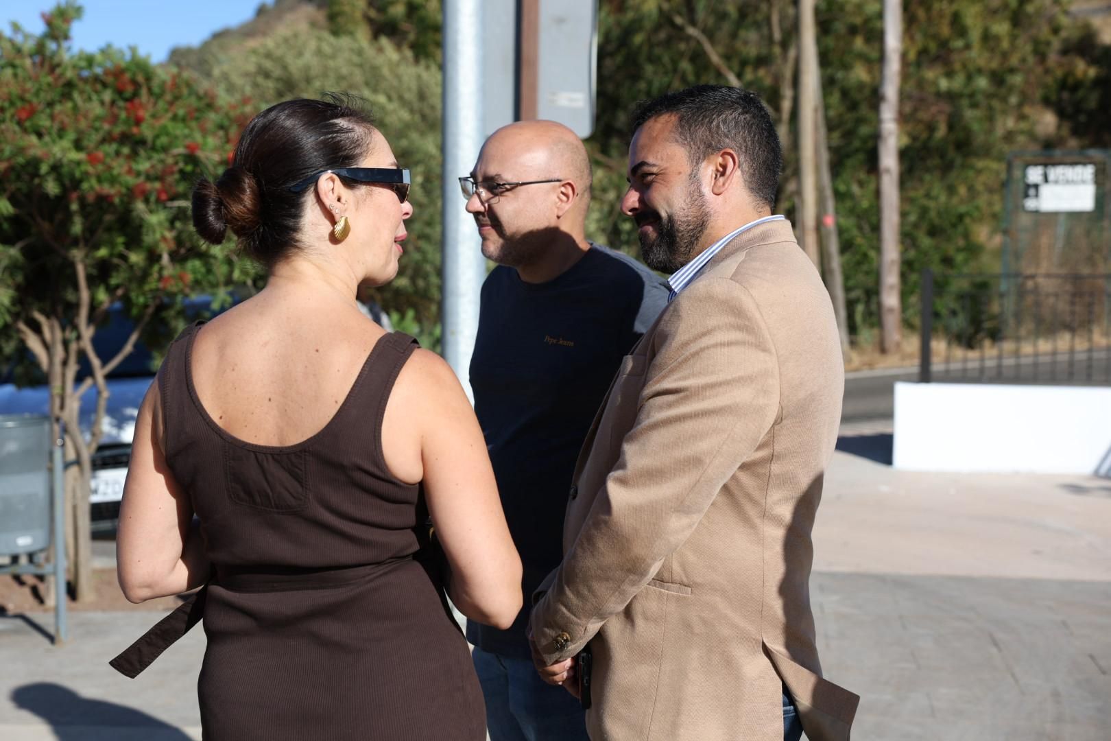 Momento en el que se descubrió la estatua en honor al abuelo de José Martí