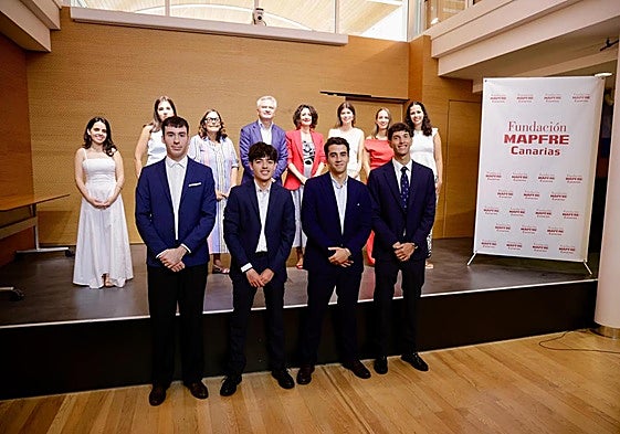 Estudiantes becados por la Fundación Mapfre Canarias.