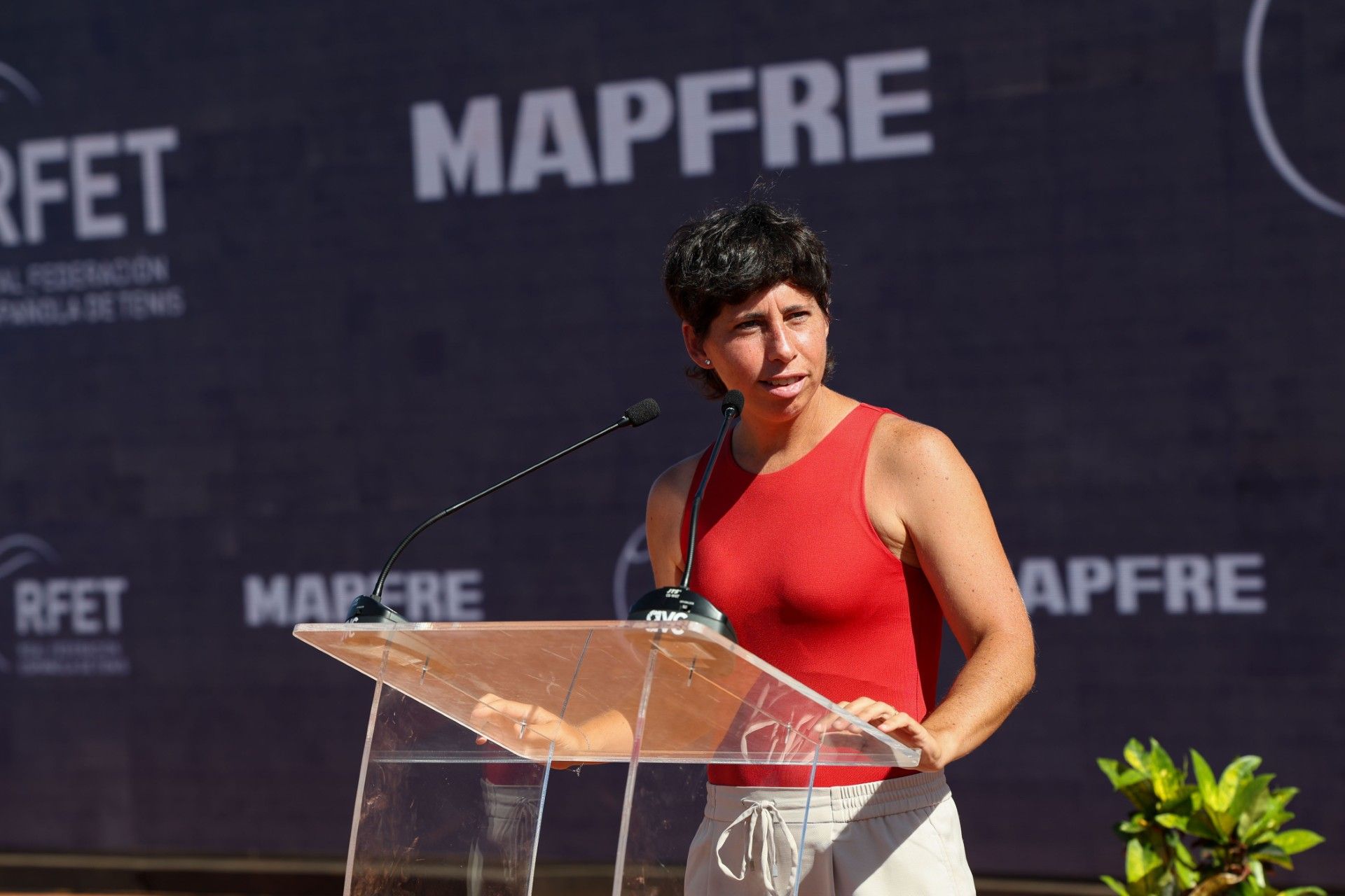 Carla Suárez toma la palabra.