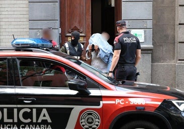 La Policía Canaria deja en libertad a la presidenta y un directivo de Quórum 77 tras registrar su sede