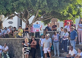 Las vecinas y los vecinos de Antigua trasladaron su rechazo a la antena de comunicaciones a Puerto del Rosario.
