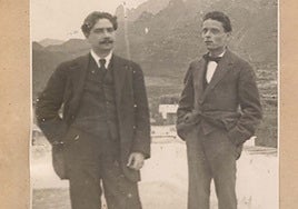 Tomás Morales y Alonso Quesada en Agaete hacia 1917.