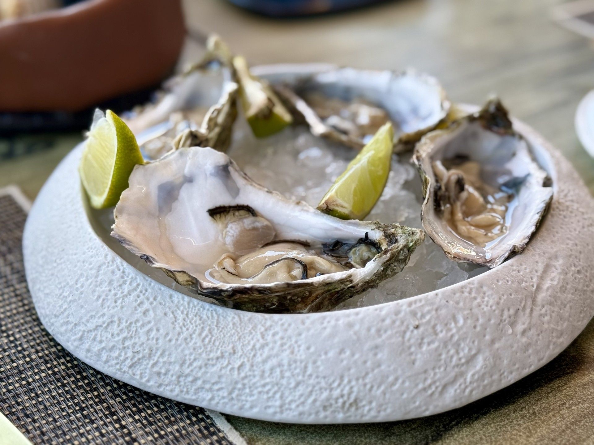 Ostras francesas en Callao Gastro & Ocean Lounge