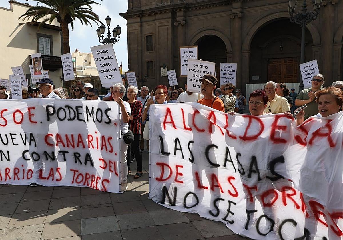 Alguno de mis hermanos en una movilización por la modificación del PGOU en el ámbito de la Nueva Ciudad Alta.