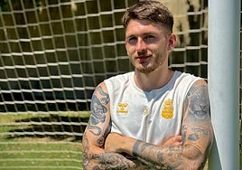 Viti posa en Marbella tras la entrevista concedida a CANARIAS7.