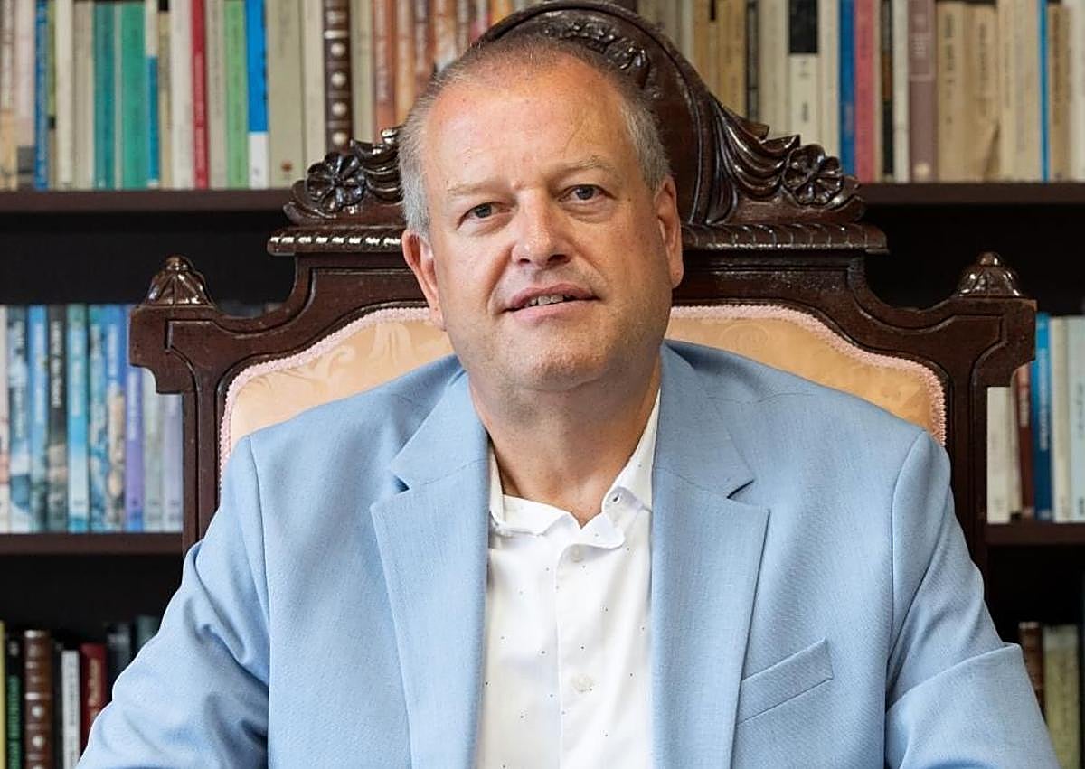 Imagen secundaria 1 - Arencibia: «Estas primeras semanas al frente de la Alcaldía las definiría como duras e intensas»