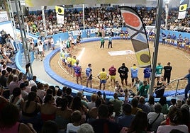 El terrero de Las Crucitas se llenó hasta la bandera por el llamamiento solidario.