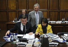 De izquierda a derecha Teodoro Sosa, Pedro Justo y Minerva Alonso. Detrás, Augusto Hidalgo.