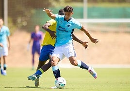 Edward Cedeño, ante el Cádiz.