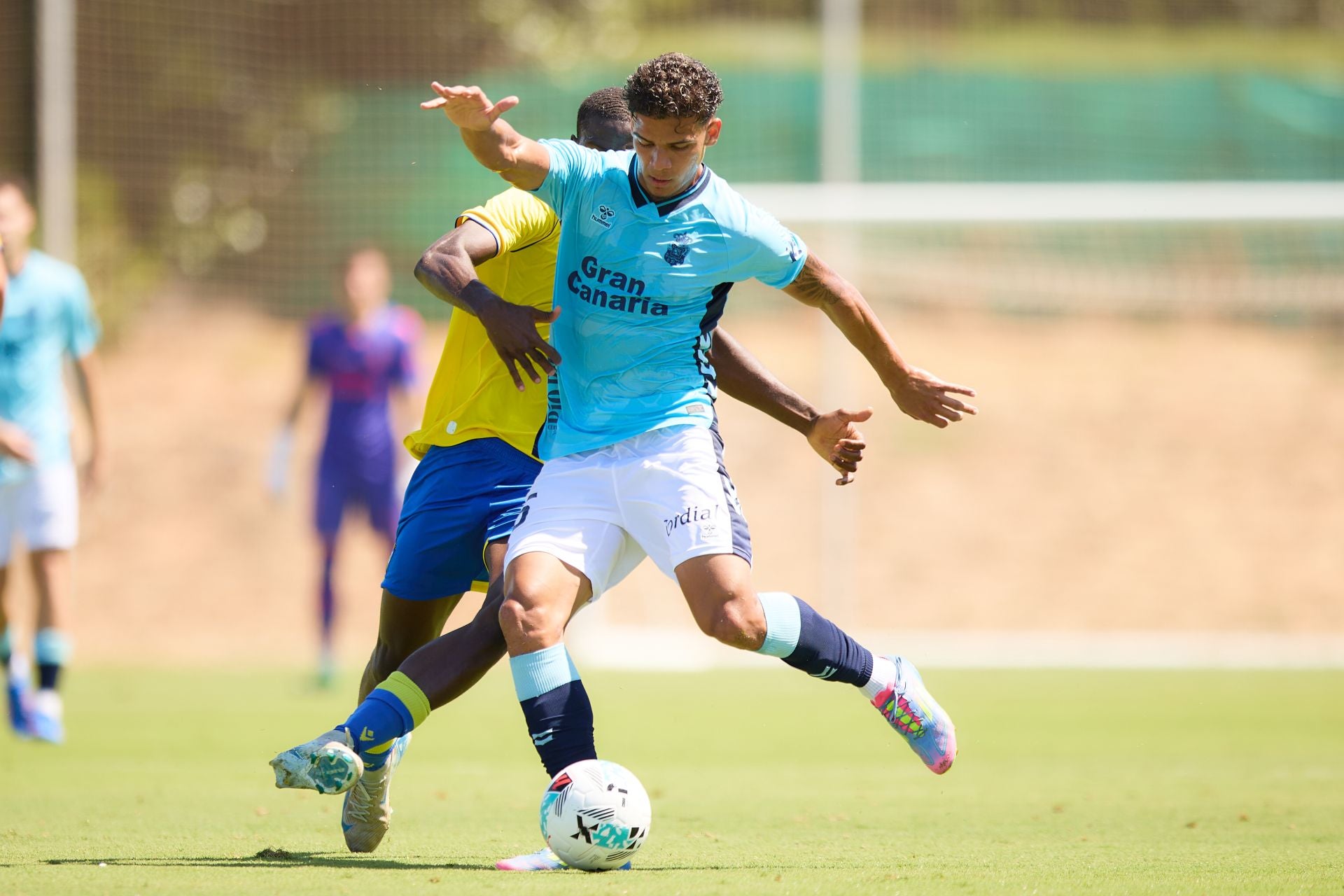 Edward Cedeño, ante el Cádiz.