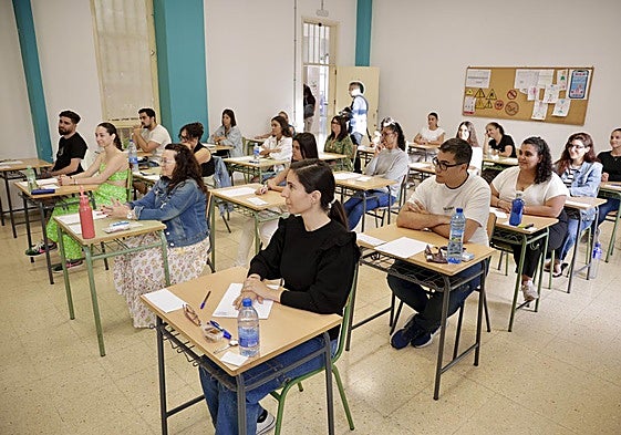 Aspirantes a una plaza docente en las oposiciones de Educación en Canarias de este verano.