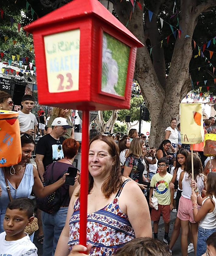 Imagen secundaria 2 - Distintos momentos de la Retreta Infantil celebrada este sábado en Agaete. 