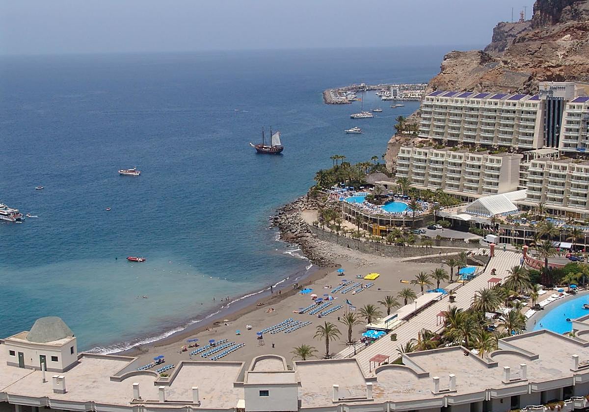 Imagen de la playa de Taurito.