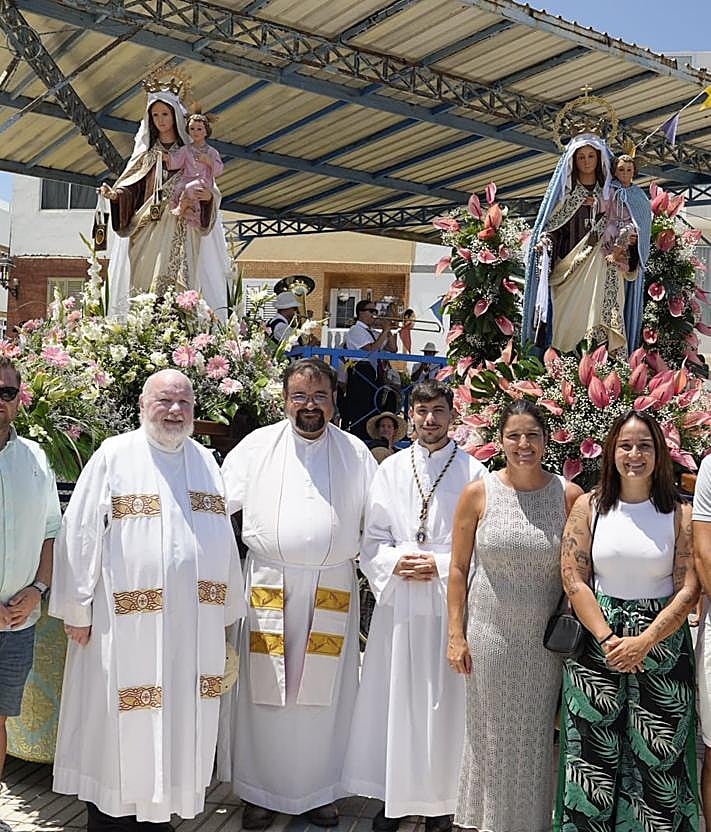 Imagen secundaria 2 - Devoción y festejo en la procesión marítima de la Virgen del Carmen de Playa de Mogán