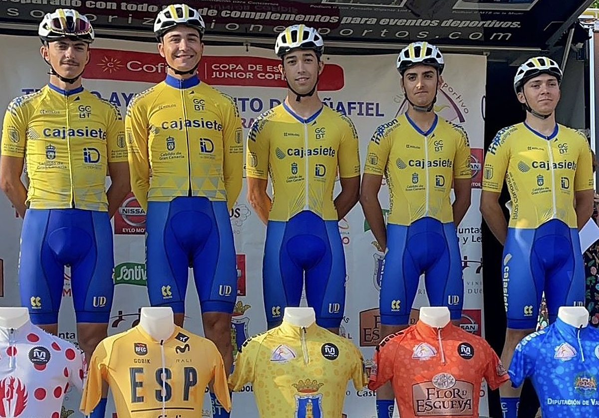 Los cinco corredores del Gran Canaria Bike Team en tierras castellanas.