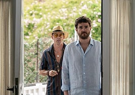 Los actores Adrián Lastra (izquierda) y Gorka Otxoa (derecha) durante el rodaje de la película 'Ni contigo ni sin mí', rodada íntegramente en Tenerife.