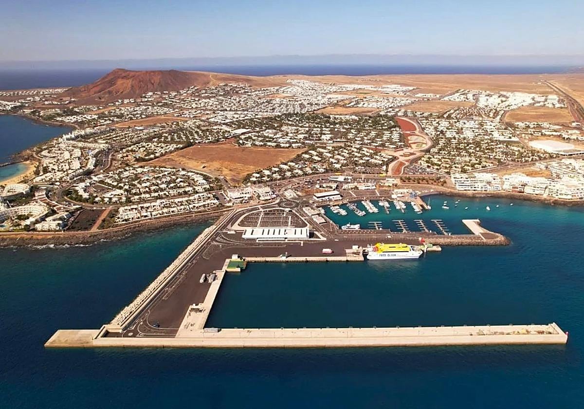 Playa Blanca, desde la zona portuaria.