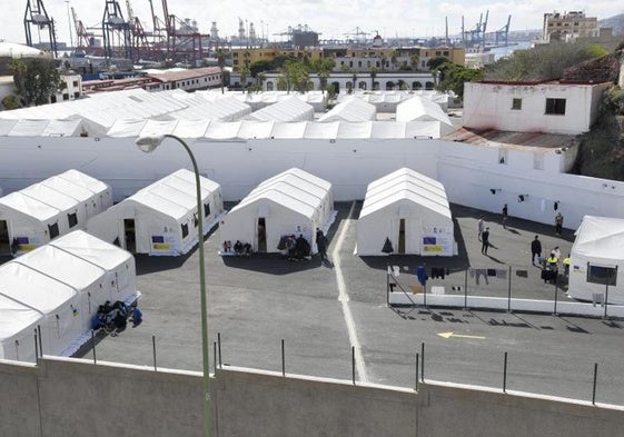 Imagen del centro de internamiento transitorio Canarias 50, donde se encuentran los menores asilados.