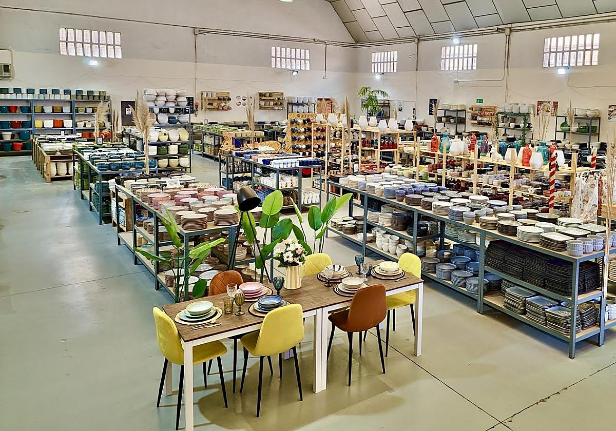 A Mercadoría, el outlet de vajilla y cerámica al peso que causa furor en la isla, está en Agüimes