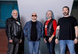 De izquierda a derecha, José Luis Morán, Armando de Castro, Carlos de Castro y Rafa Díaz, integrantes actuales de Barón Rojo.