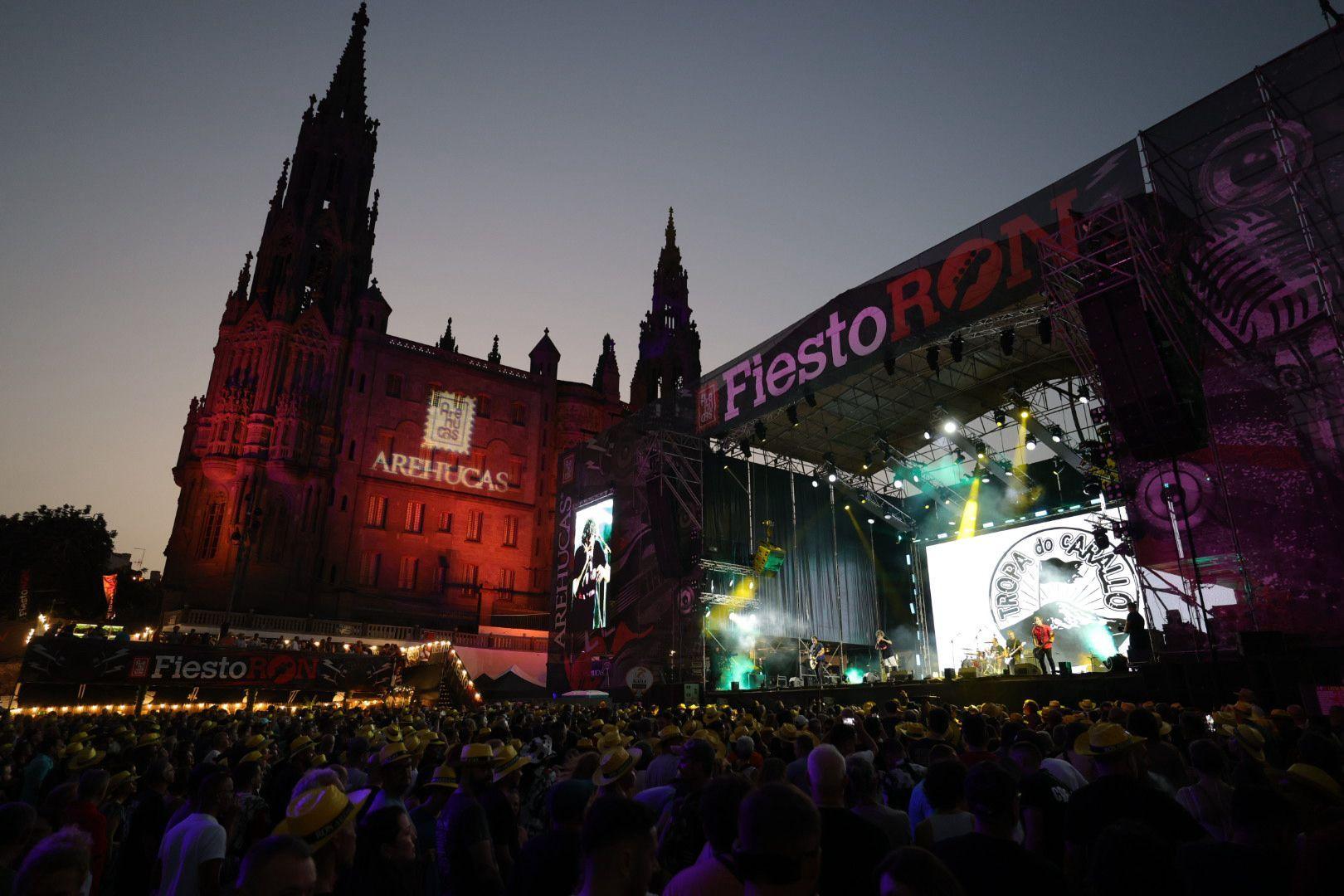 Así se vive el FiestoRon en Arucas