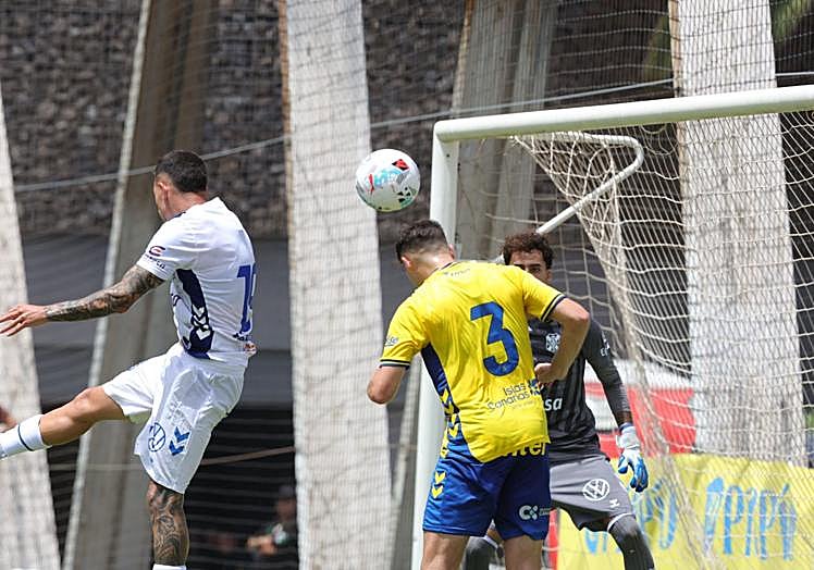 Así hizo Mármol el 3-0 en los primeros compases de la segunda mitad.