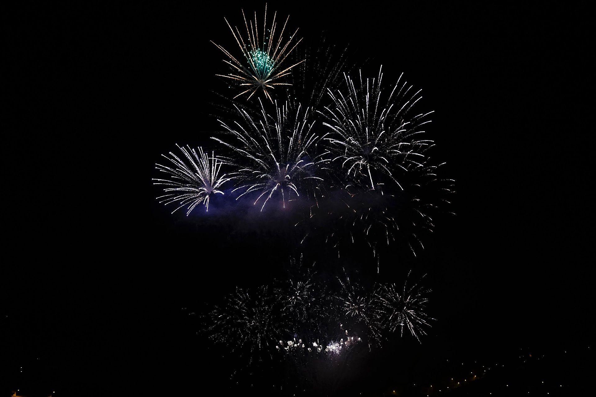 Los fuegos muestran todo su esplendor en San Lorenzo