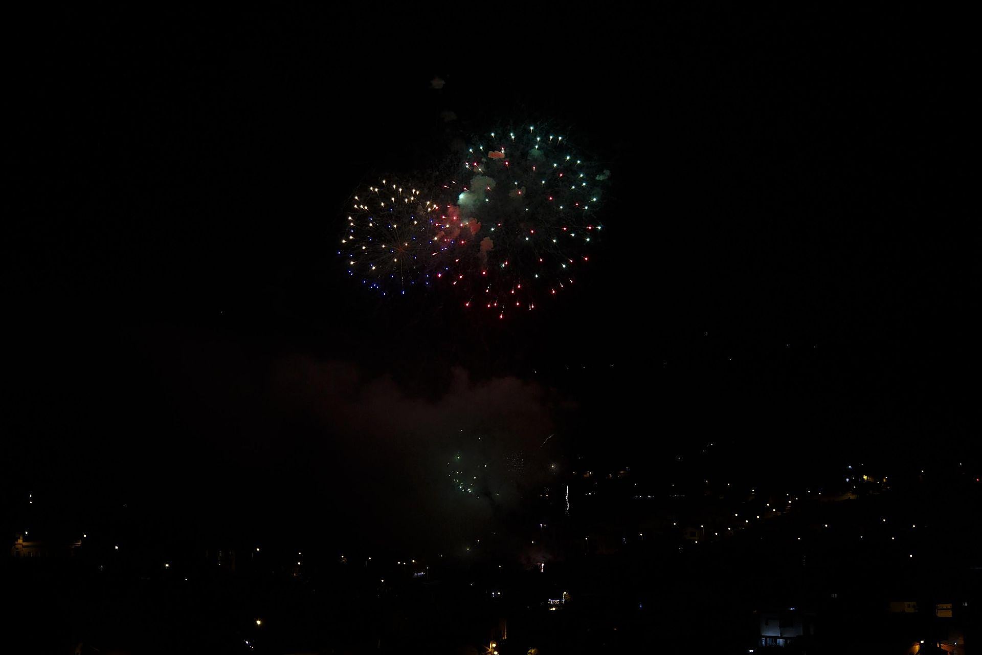 Los fuegos muestran todo su esplendor en San Lorenzo