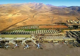 Imagen de archivo del aeropuerto de Fuerteventura, desde el aire.