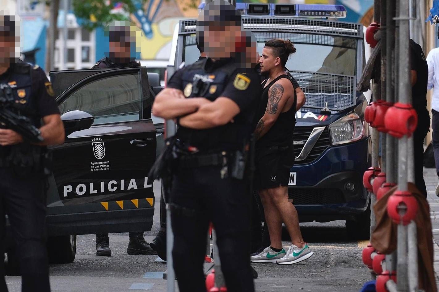 Así fue el registro antidrogas en la calle Molino de Viento
