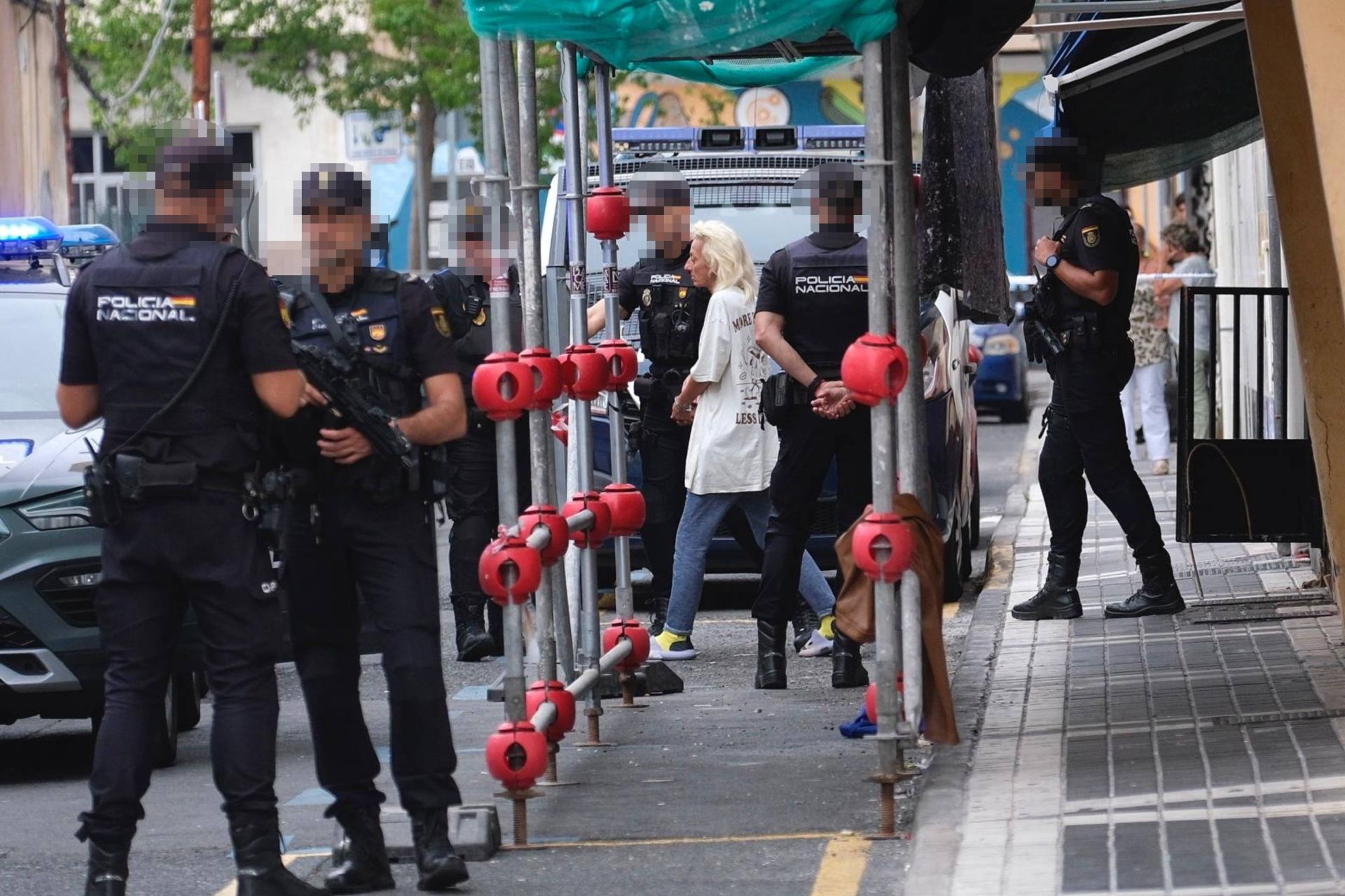 Así fue el registro antidrogas en la calle Molino de Viento