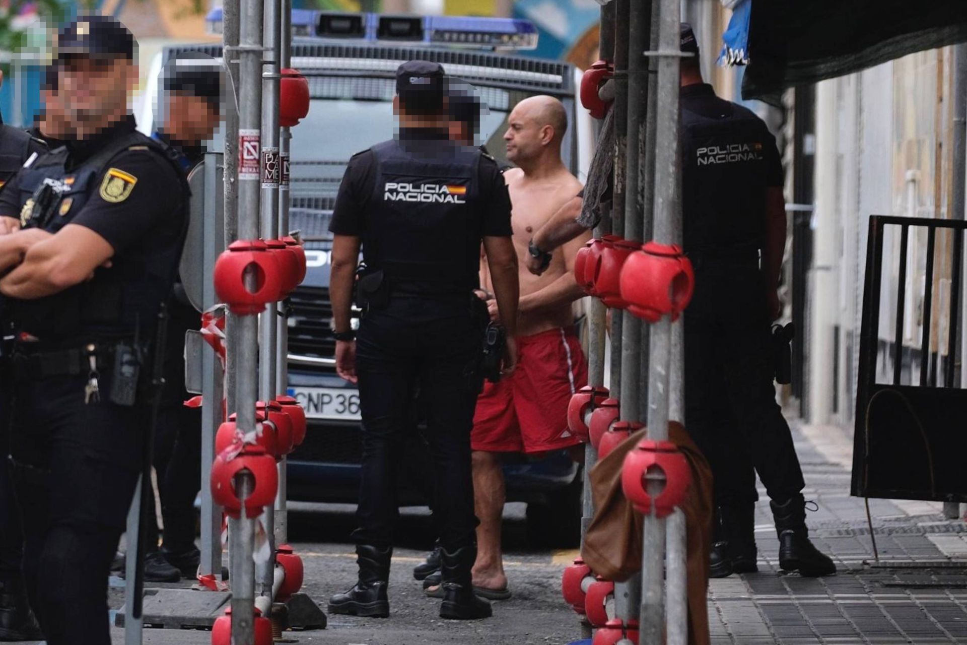 Así fue el registro antidrogas en la calle Molino de Viento