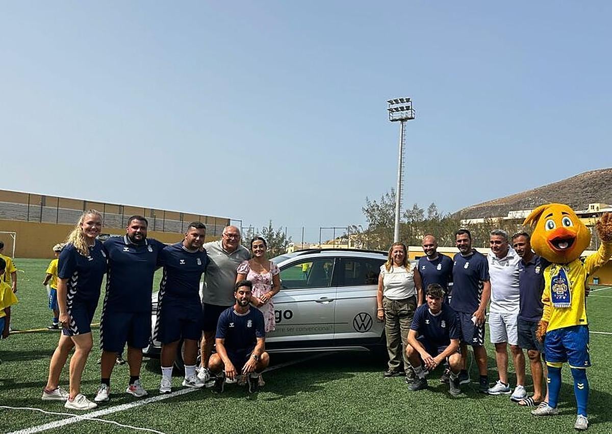 Imagen secundaria 1 - Canarias respira en amarillo con el éxito de los Campus veraniegos de la UD