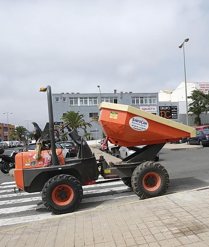 Imagen secundaria 2 - Los concejales Mauricio Roque y Pedro Quevedo visitaron este martes el inicio de las obras del Sebadal. 