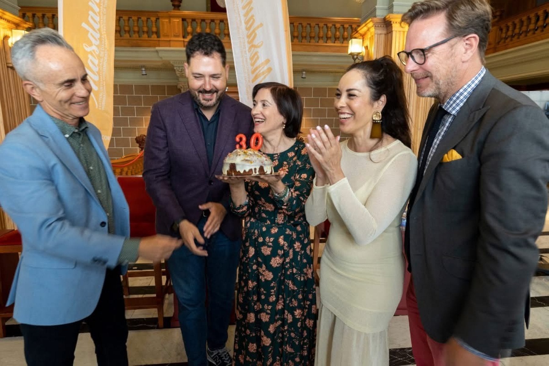 De izquierda a derecha, Horacio Umpiérrez, Josué Íñiguez, Natalia Medina, Guacimara Medina y Tilman Kuttenkeuler, el pasado 17 de junio, en la presentación del 30 Masdanza, en el Teatro Pérez Galdós .