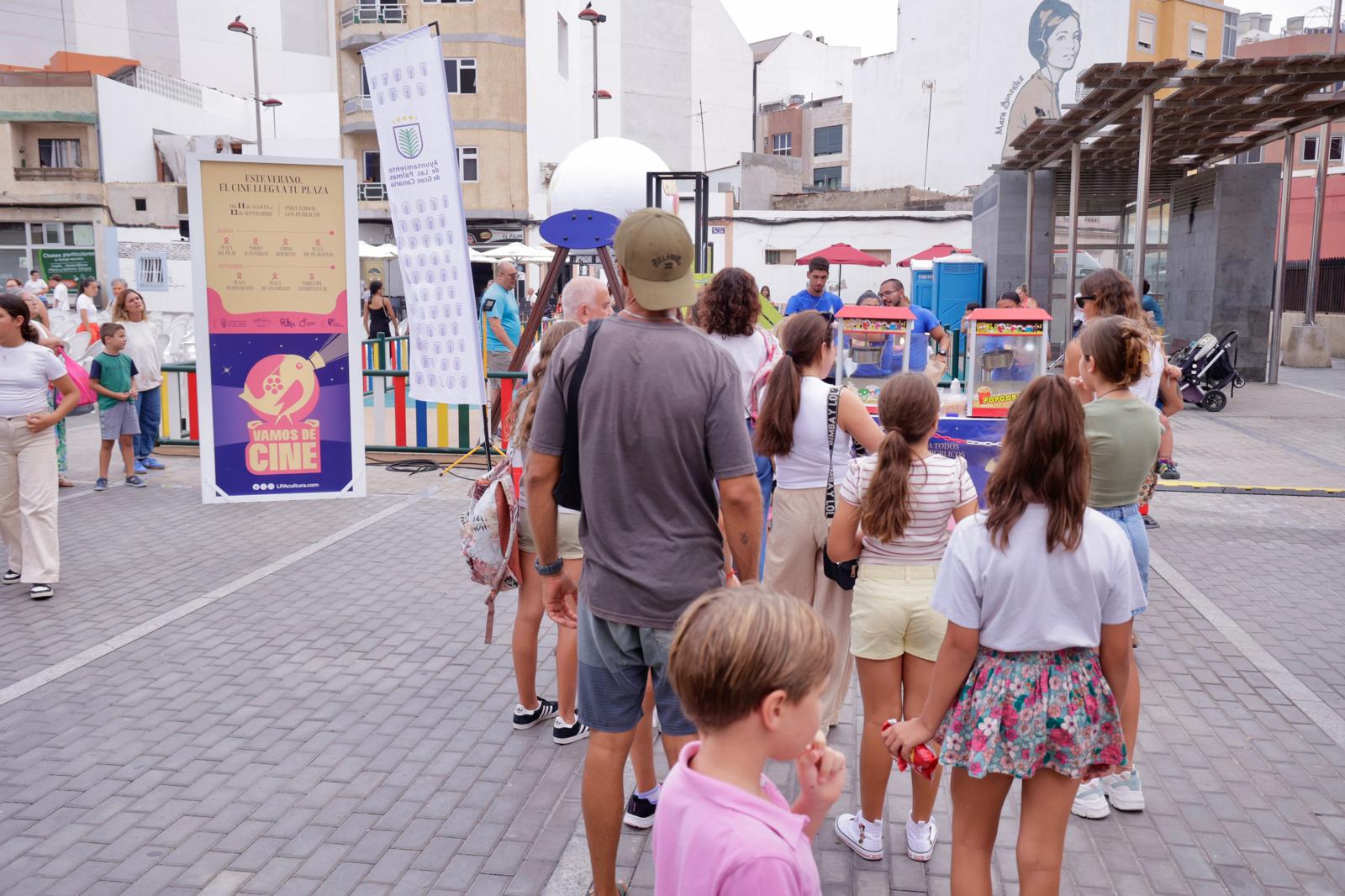 El &#039;Cine de Verano&#039; llena la Plaza del Pilar en Guanarteme