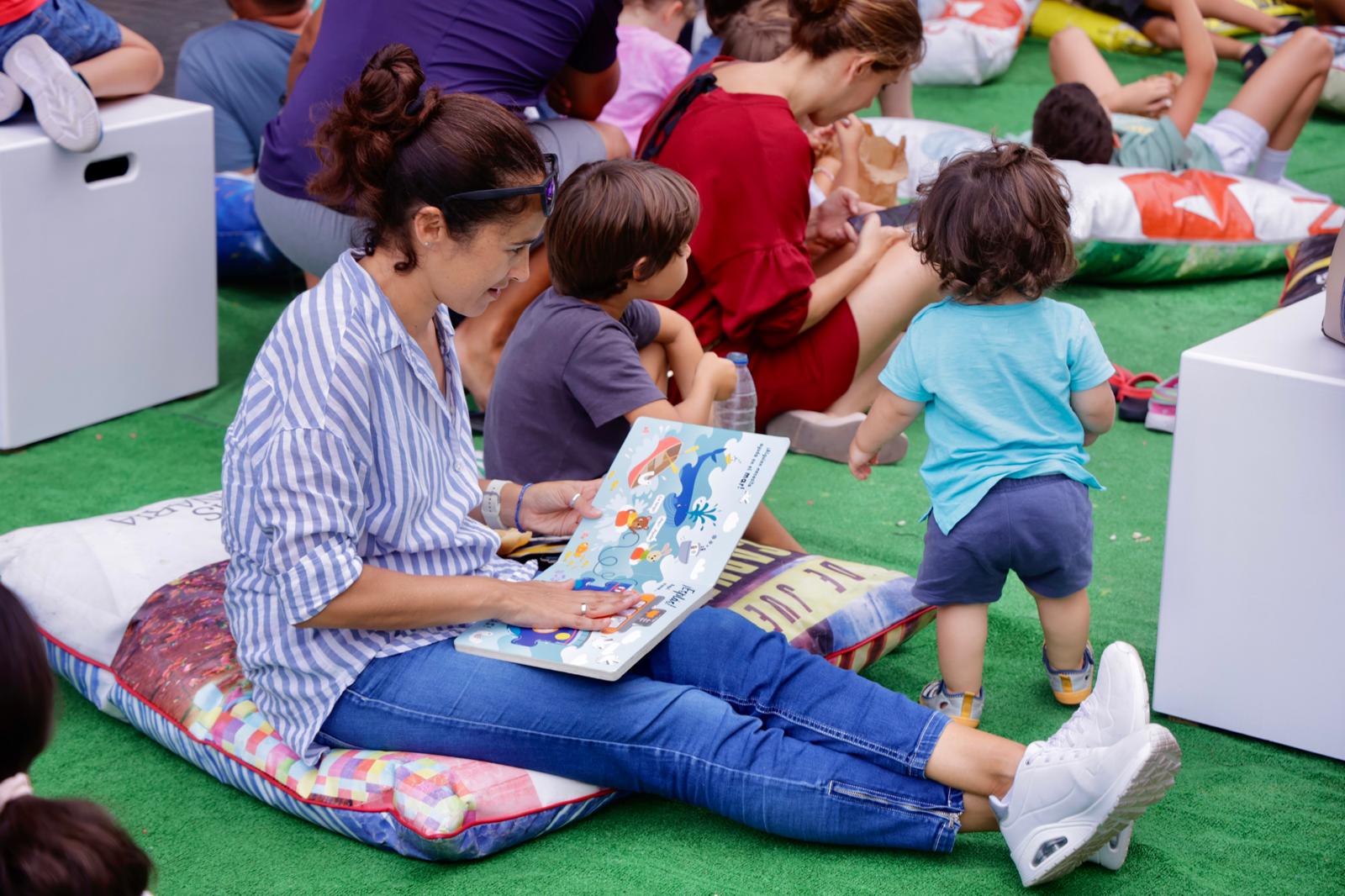 El &#039;Cine de Verano&#039; llena la Plaza del Pilar en Guanarteme