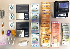 Imagen del material, sustancias estupefacientes y dinero incautado en Telde.