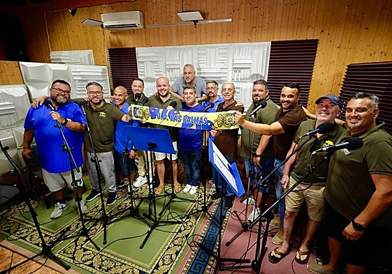 Los miembros de Araguaney, este viernes durante la grabación en Telde.